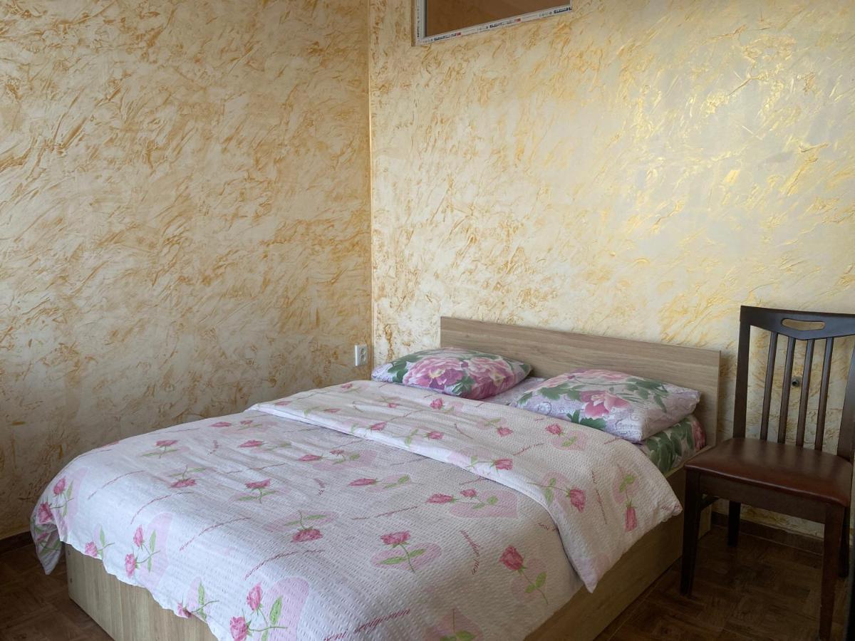 Merab House Батуми Екстериор снимка