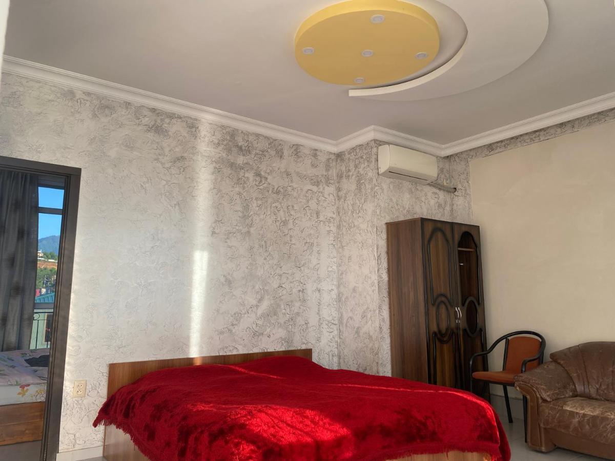 Merab House Батуми Екстериор снимка